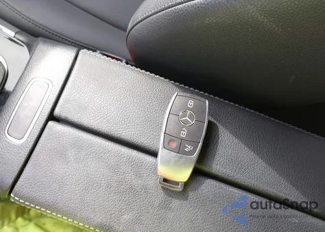 2025 Mercedes-Benz Gla 250 4Matic z USA, uszkodzony, nr VIN W1N4N4HB9SJ663394